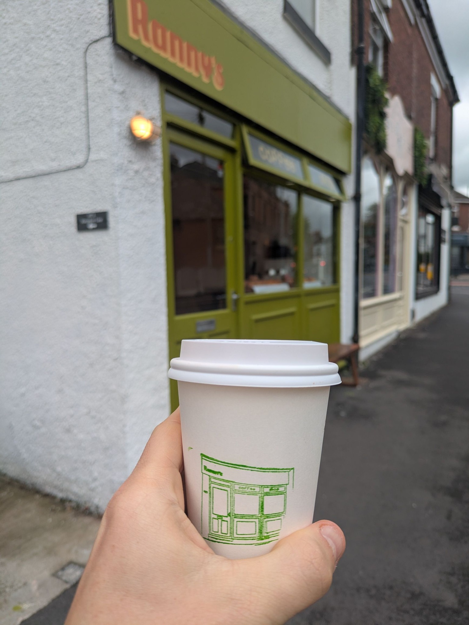 We are lucky to have some fantastic local businesses here in Manor, from the longstanding to the brand new. 

This morning I took the opportunity to pop into @[61583039575566:2048:Ranny’s]   at the Fingerpost junction which I thoroughly enjoyed. 

If coffee (or pastries) are your thing check them out. 

☕🥐