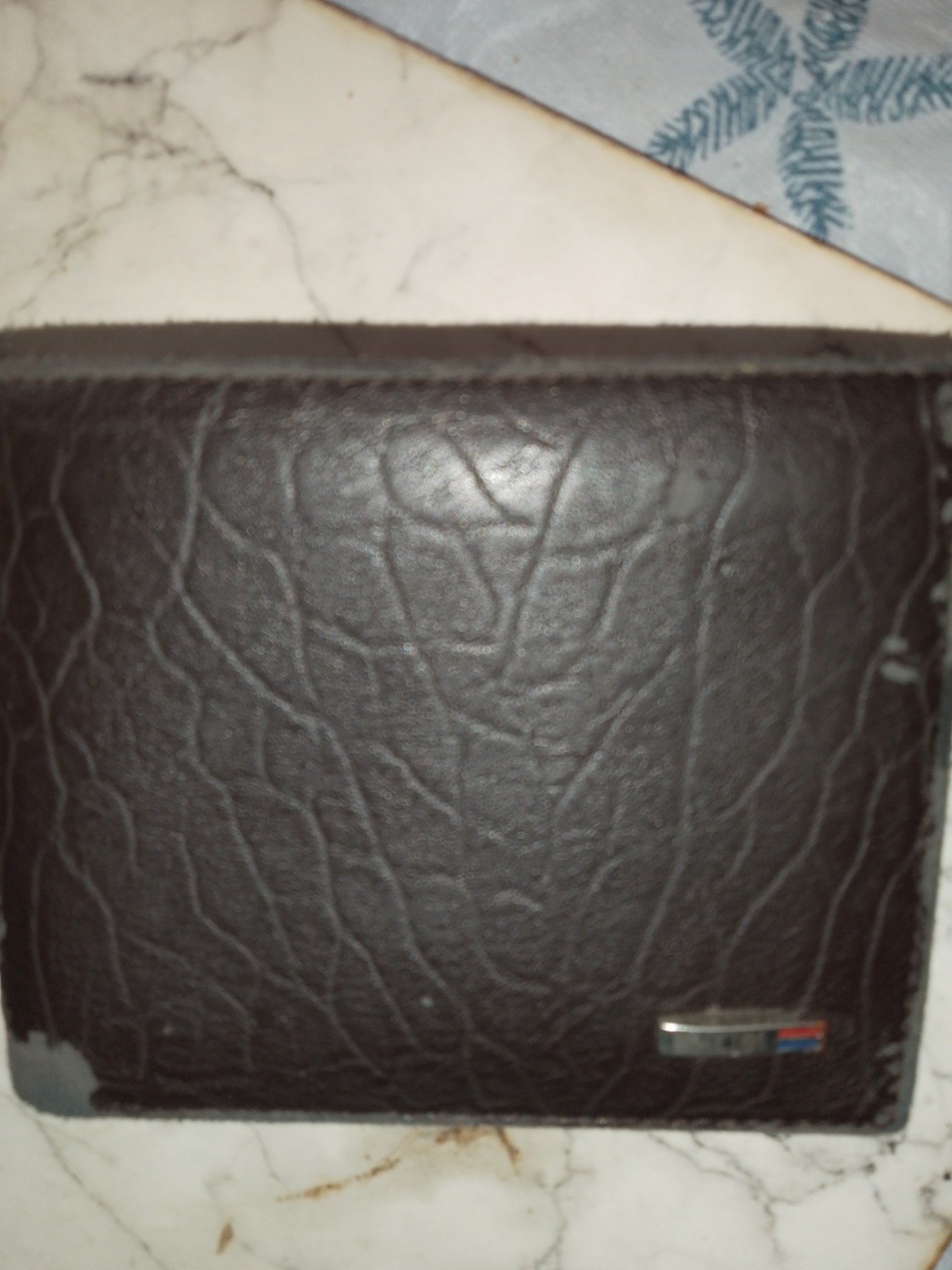 A resident has passed this photo of a wallet found in the Brookfield Avenue area, there are no valuables in it but if it is someone's and they wish it to be returned please get in touch and I'll put you in contact.