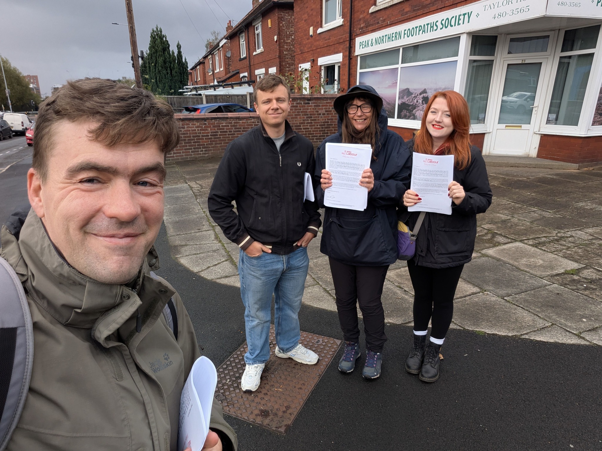 This weekend we spoke to residents around Turncroft Land and Hall Street about the work we have been doing with the police to combat the car cruising and dangerous driving about the area. 

We also discussed the general road safety issues around the area, including the crossing point near the dentist. 

As always we thank those residents who took the time to speak to us and if anyone wants to get in touch please send us a message/WhatsApp or drop us and email or phone call. 

cllr.jon.byrne@stoc